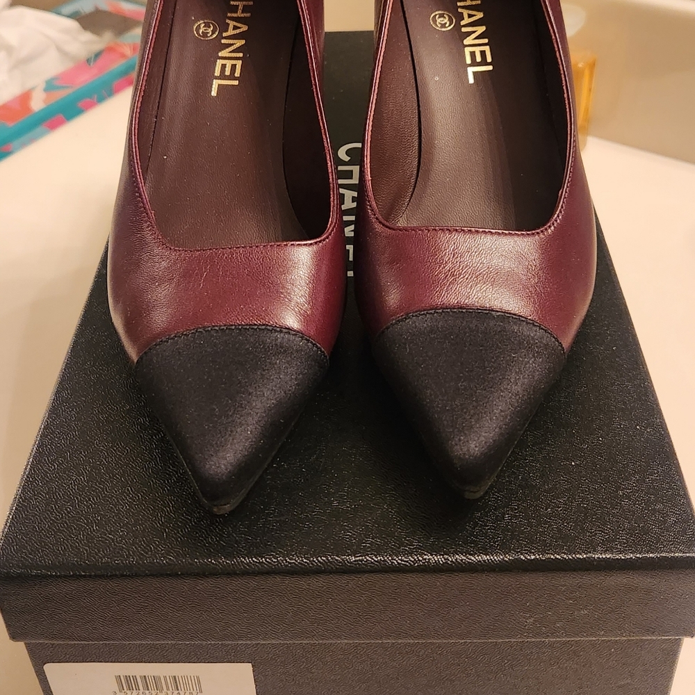 Authentic Chanel Burgundy/Black Leather And Satin Cap Pointed Toe Pumps 37